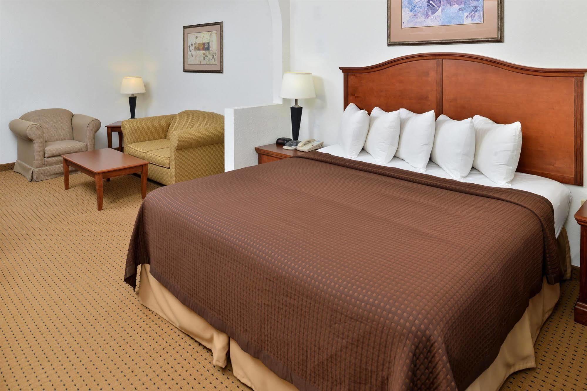 Red Roof Inn & Suites Carrollton, Ga - West Georgia Экстерьер фото