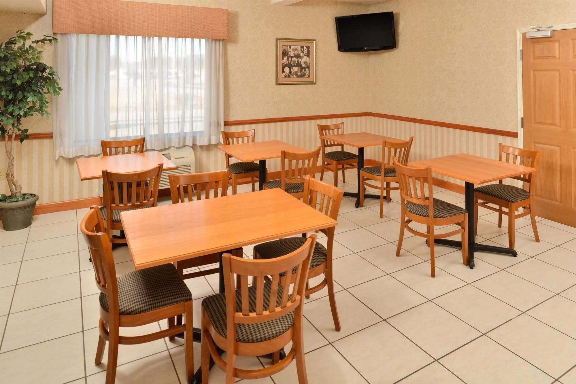 Red Roof Inn & Suites Carrollton, Ga - West Georgia Экстерьер фото